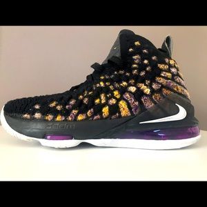Nike LeBron 17 Big Kids Basketball Shoes Size 4Y